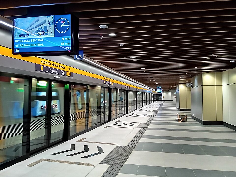 Underground platform at Hospital Kuala Lumpur MRT station on the Putrajaya Line